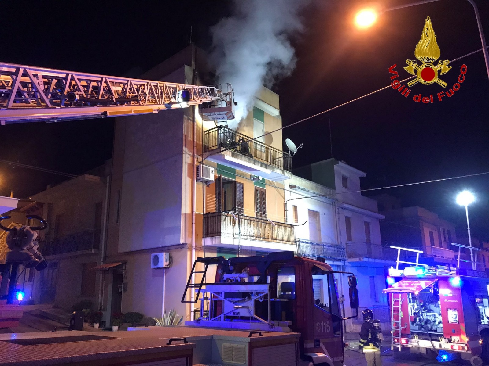 Ispica: incendio provoca seri danni in un appartamento. Intervengono i Vigili del Fuoco