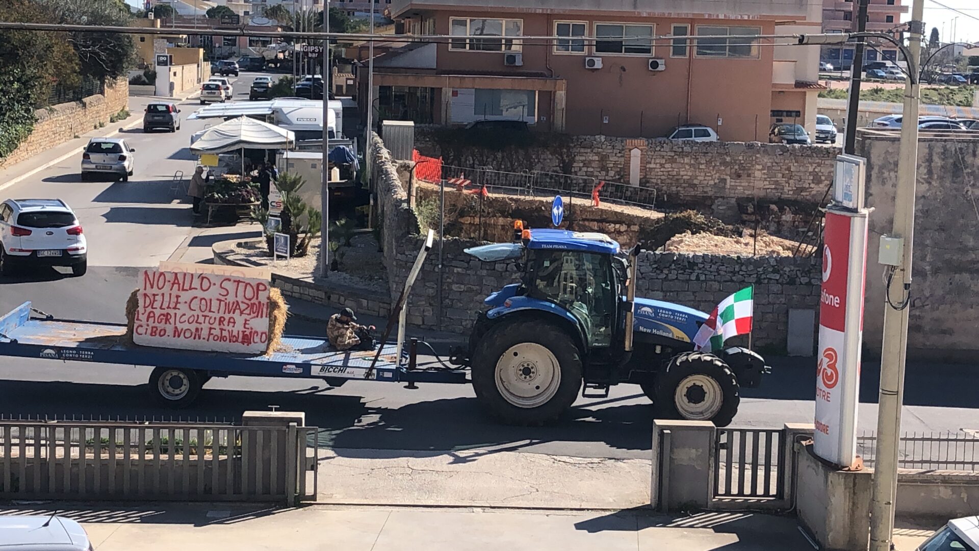 Modica: la protesta degli agricoltori arriva in città