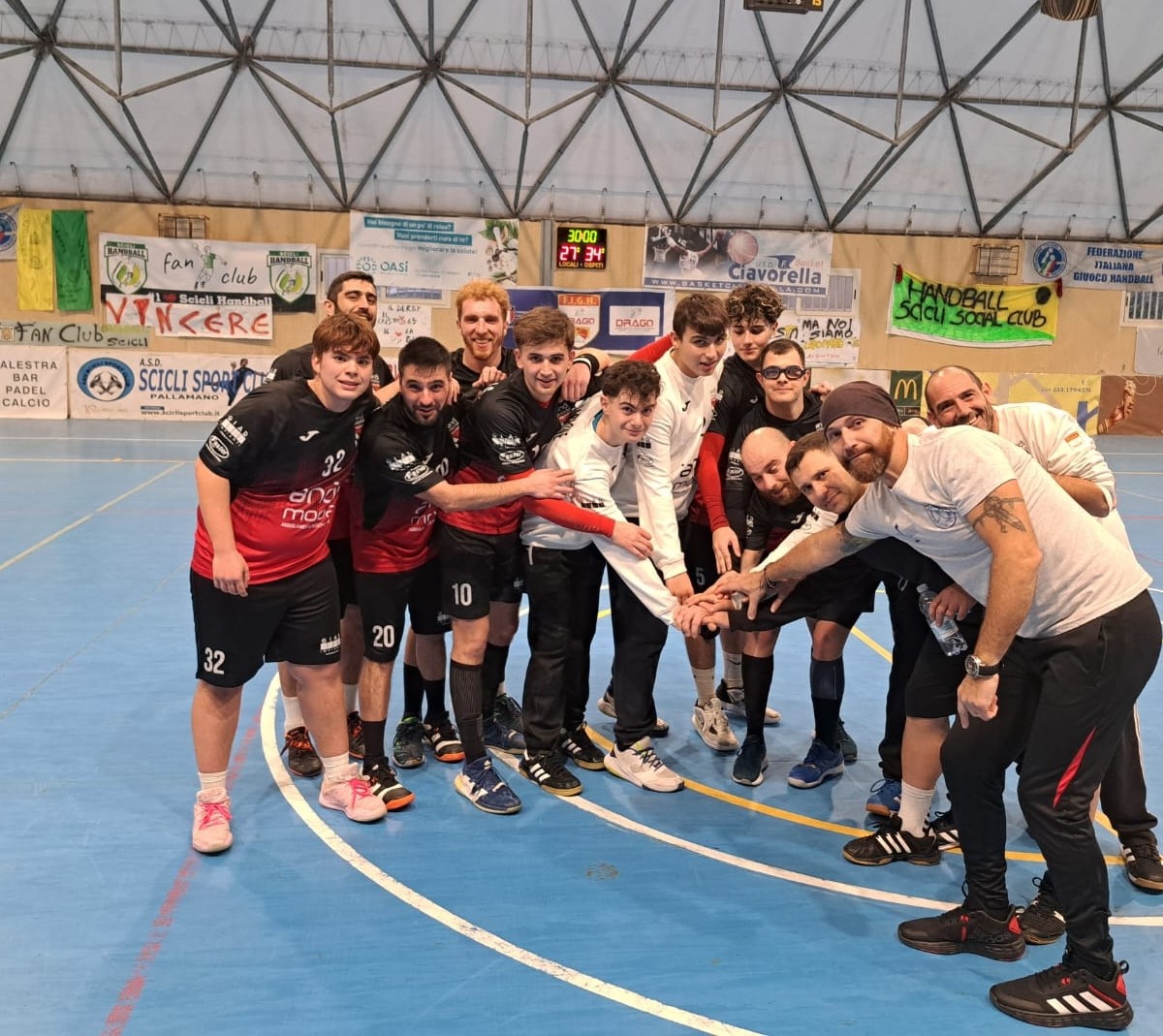 Pallamano: l’Andimoda Ragusa espugna il “PalaJungi”, il sette ragusano si aggiudica il derby con l’Agriblu