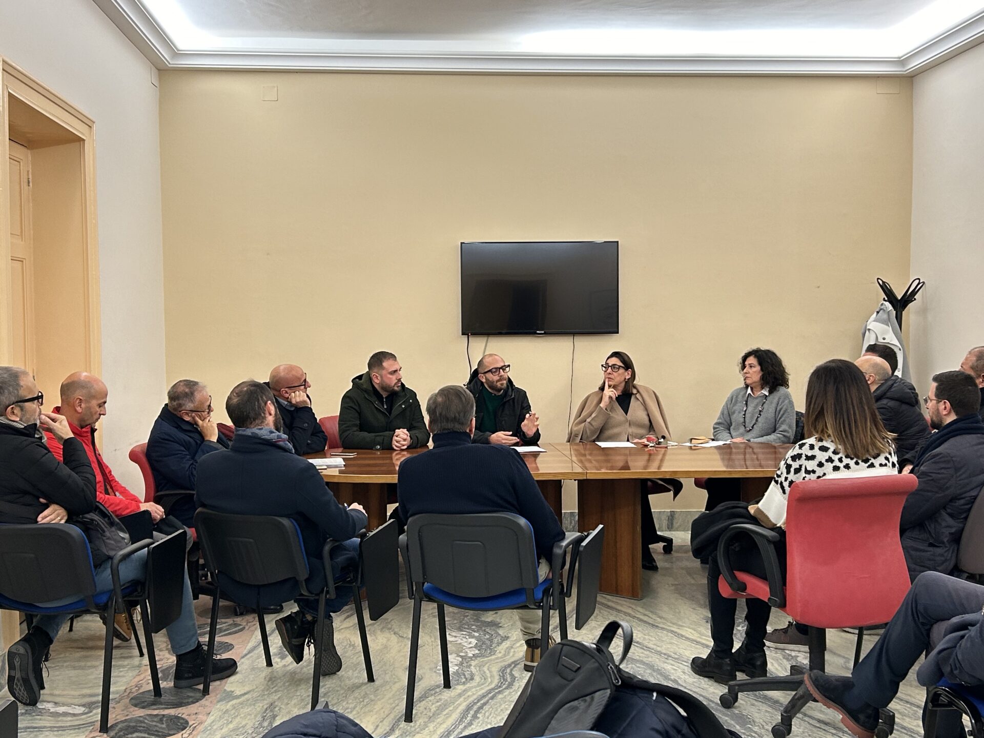 Modica incontro tra il comitato SI 5G no sul balcone di casa e l’Amministrazione (Video)