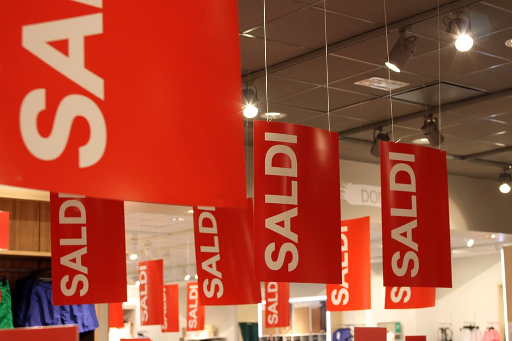 Dai ieri via ai saldi ufficiali: secondo Confcommercio il 66,8% dei ragusani acquisterà