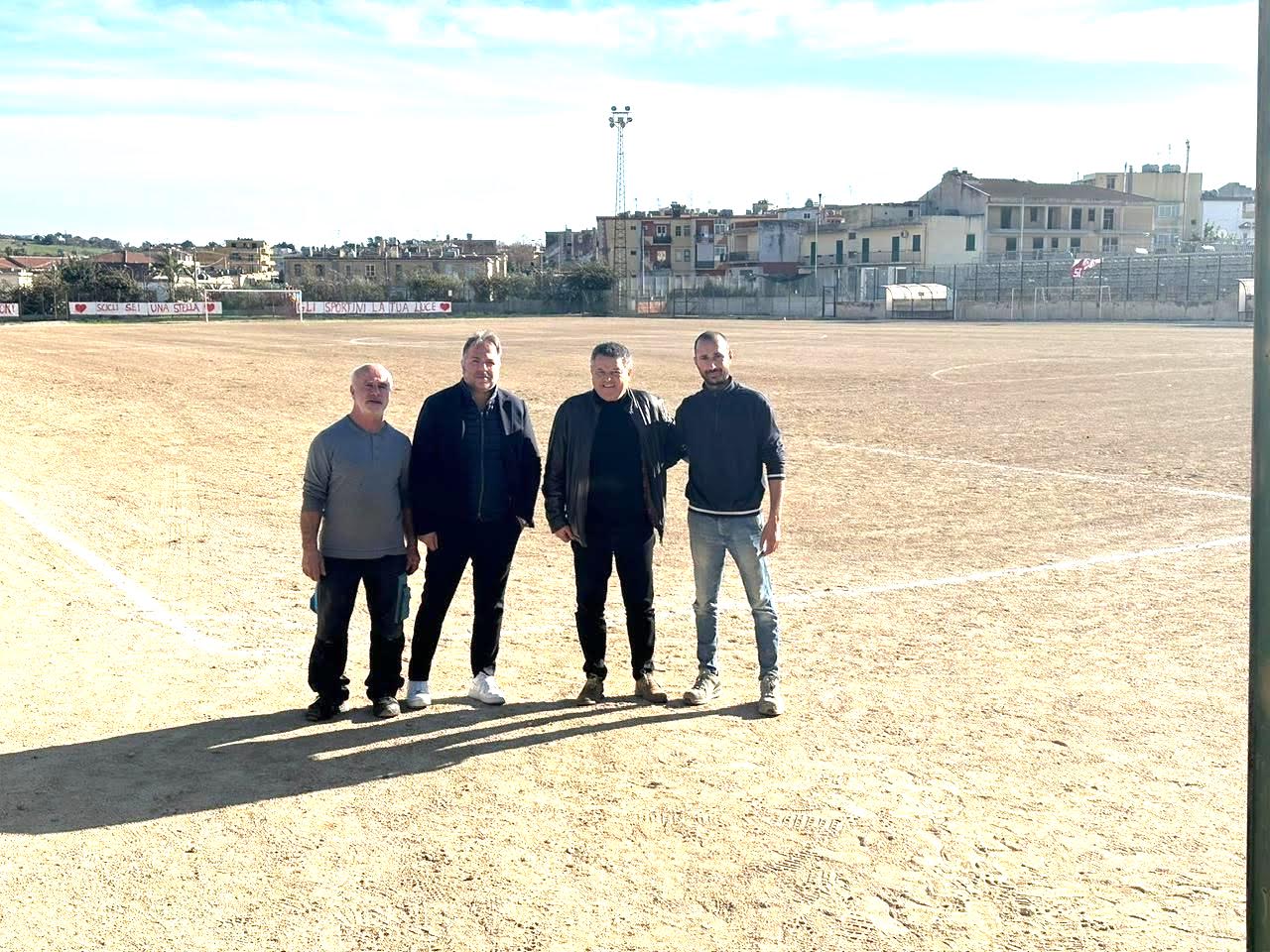 Scicli, si riqualifica il campo sportivo Ciccio Scapellato: “dopo anni di buio arriva la luce”