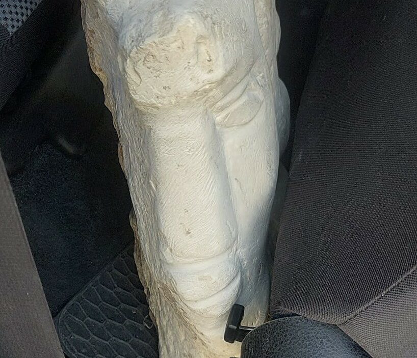 Rubò la scultura di un artista vittoriese: arrestato dalla polizia il responsabile del furto