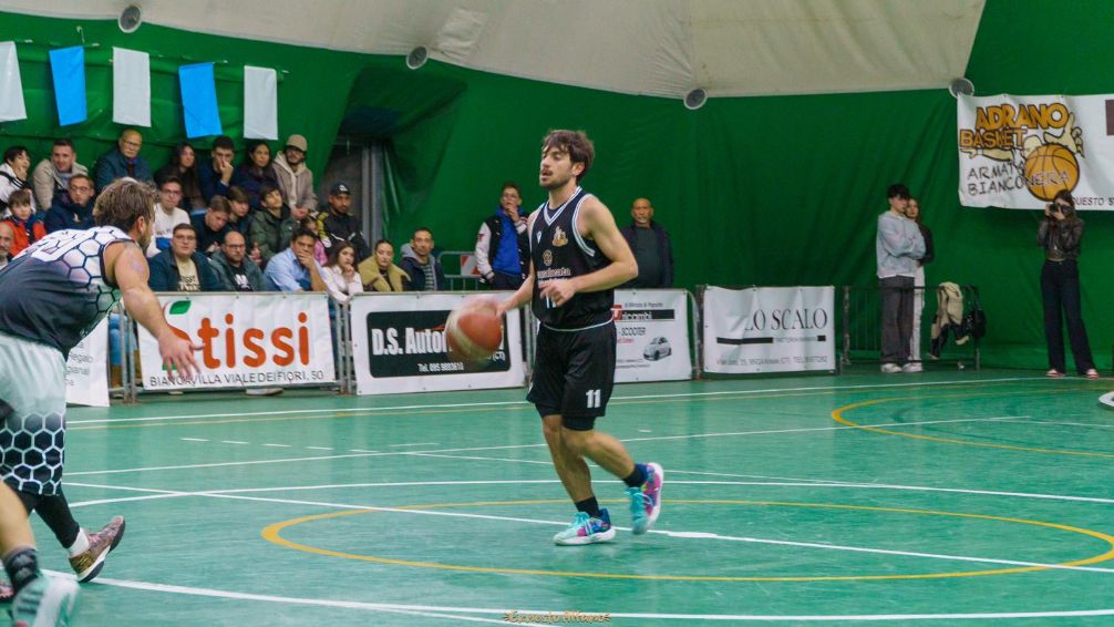 Basket maschile: la Meerkat Scicli vince sul parquet di Adrano e resta in vetta nel campionato di Divisione 1