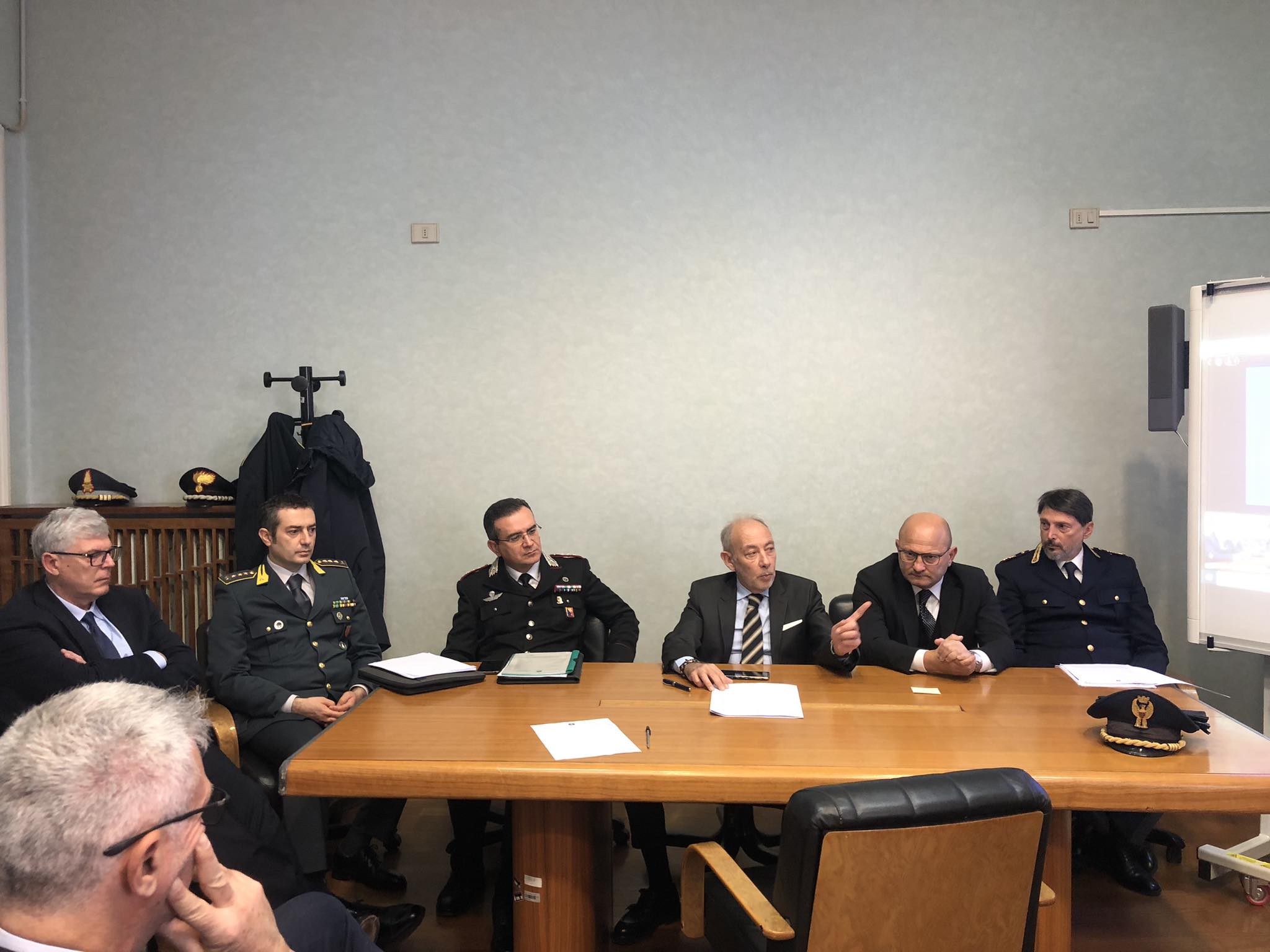In Prefettura vanno in scena le discariche abusive. Azione di prevenzione e contrasto coordinata dal Questore