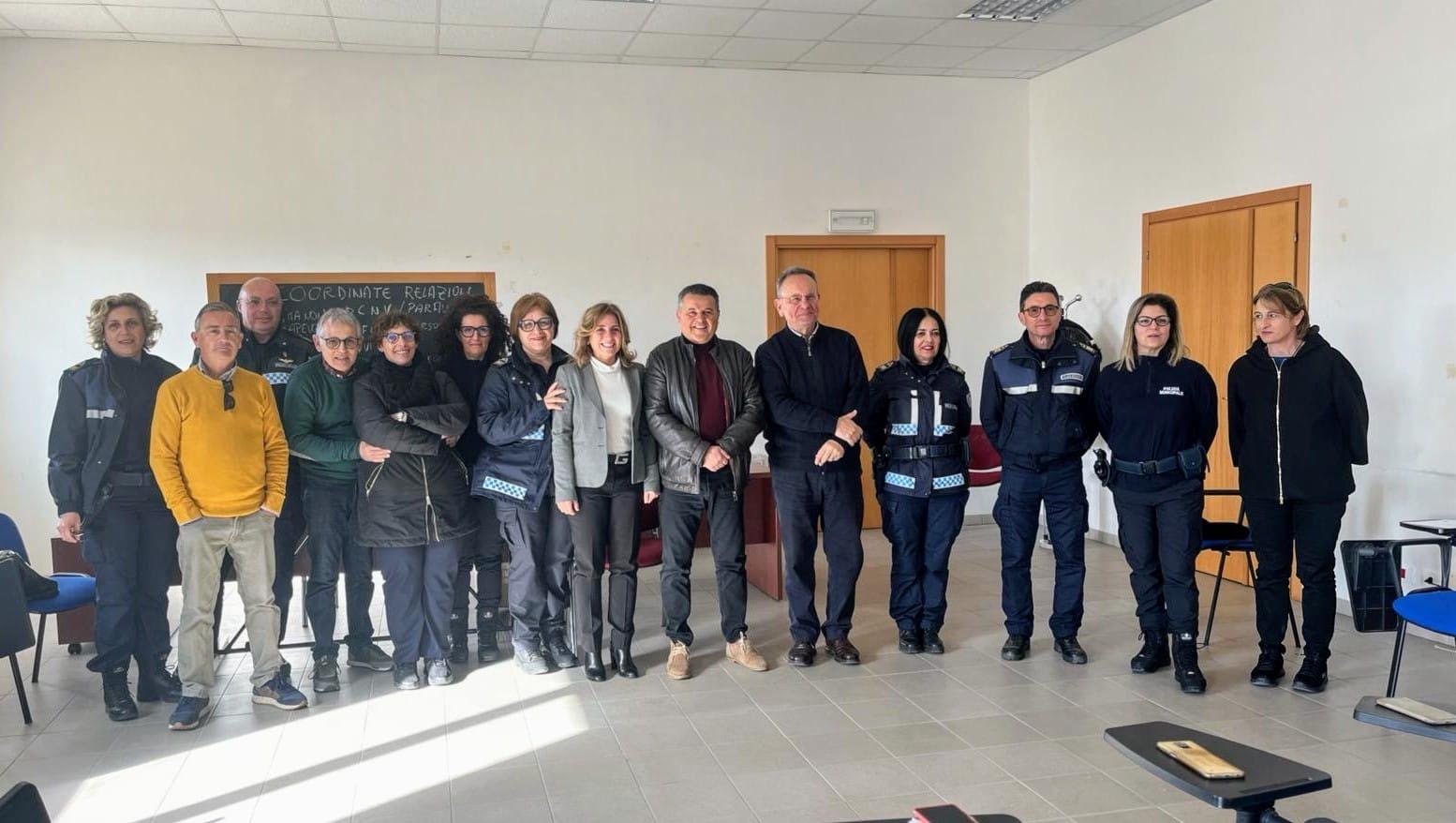 Gli agenti della Polizia locale di Scicli a lezione di “competenze relazionali” con lo psicoterapeuta