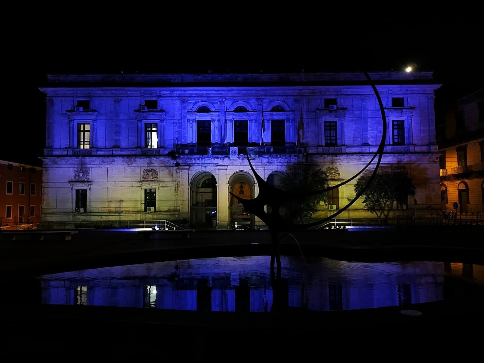 Giornata mondiale dell’autismo: il 2 aprile palazzo dell’Aquila si colora di blu