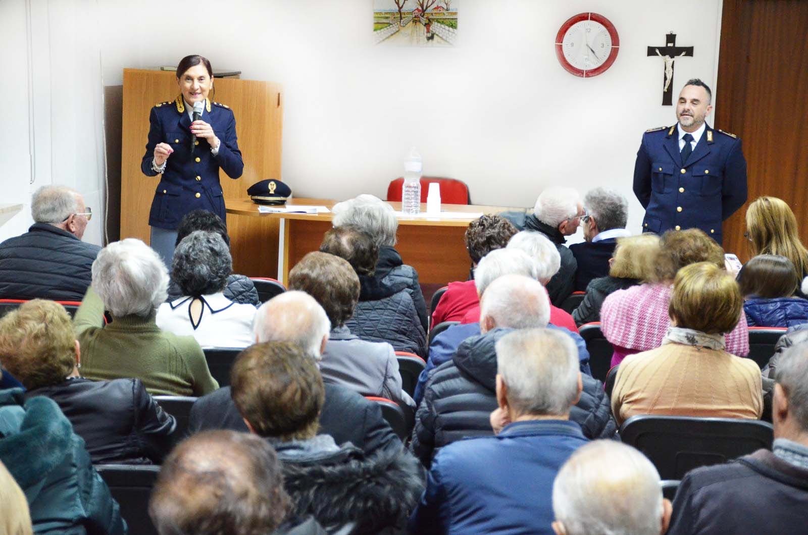 La Polizia di Stato incontra gli anziani del centro diurno di Ragusa per una campagna di sicurezza e legalità