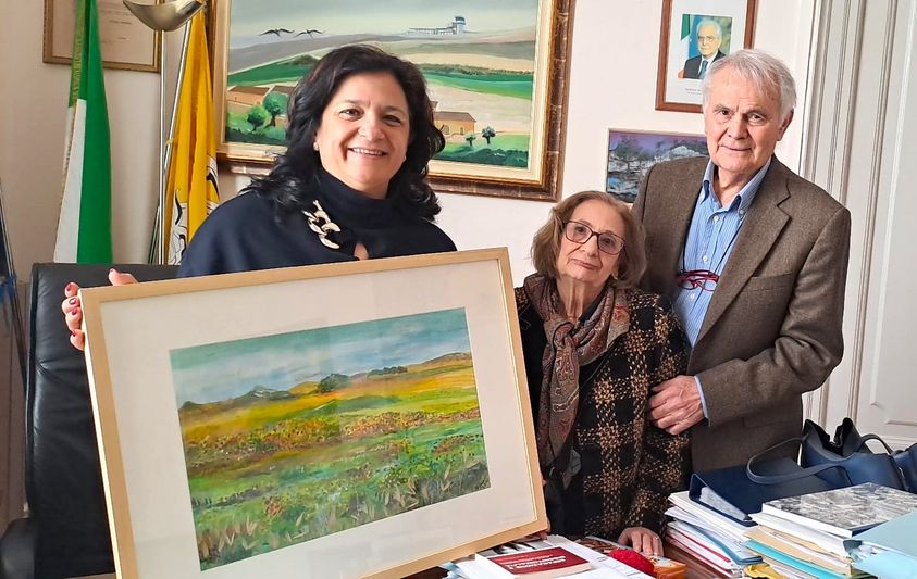 Maria Fava dona un suo “Paesaggio” alla città di Comiso