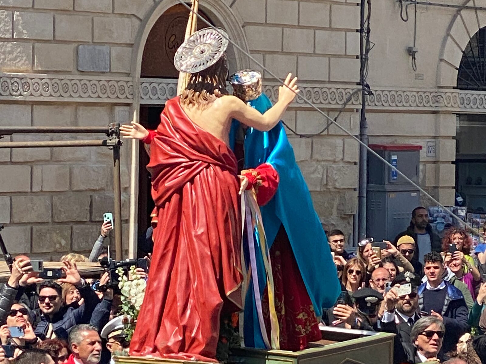 La Madonna Vasa Vasa a Modica coinvolge tutti. Videointervista a don Forgione e Petralia
