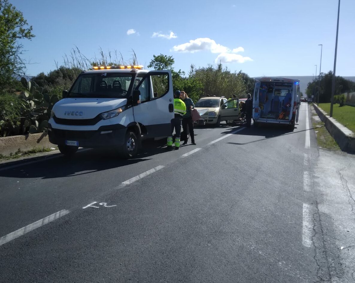 Incidente sulla Vittoria-Comiso: tamponamento tra 4 auto con feriti