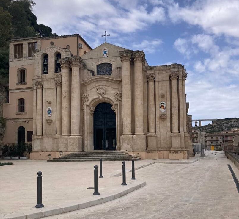 Dopo le critiche, si inaugura domenica il ‘nuovo’ sagrato della Madonna delle Grazie