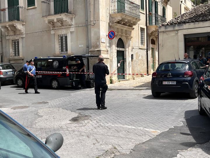 Uomo trovato morto in casa a Scicli, i RIS a lavoro per cercare di capire cosa è successo