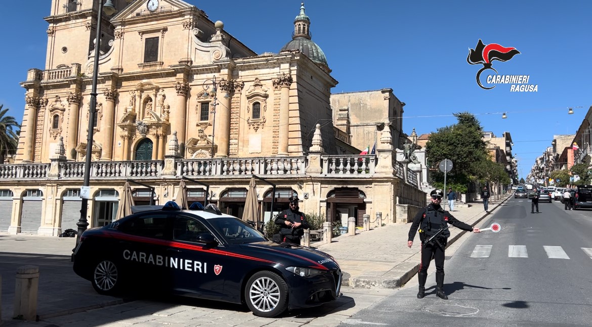 Ragusa, Carabinieri denunciano 23enne gambiano per spaccio in piazza Matteotti