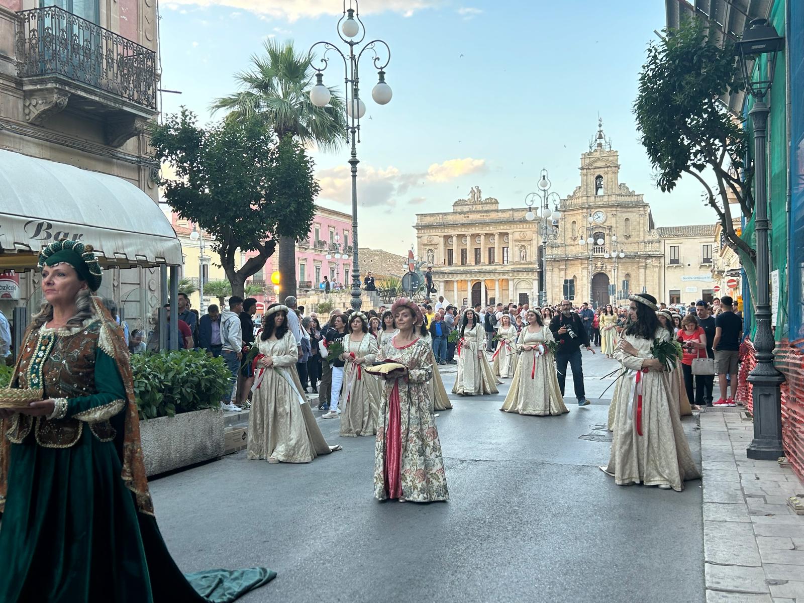 Il corteo storico di Santa Rita a Vittoria, un’opportunità per costruire bellezza e cultura