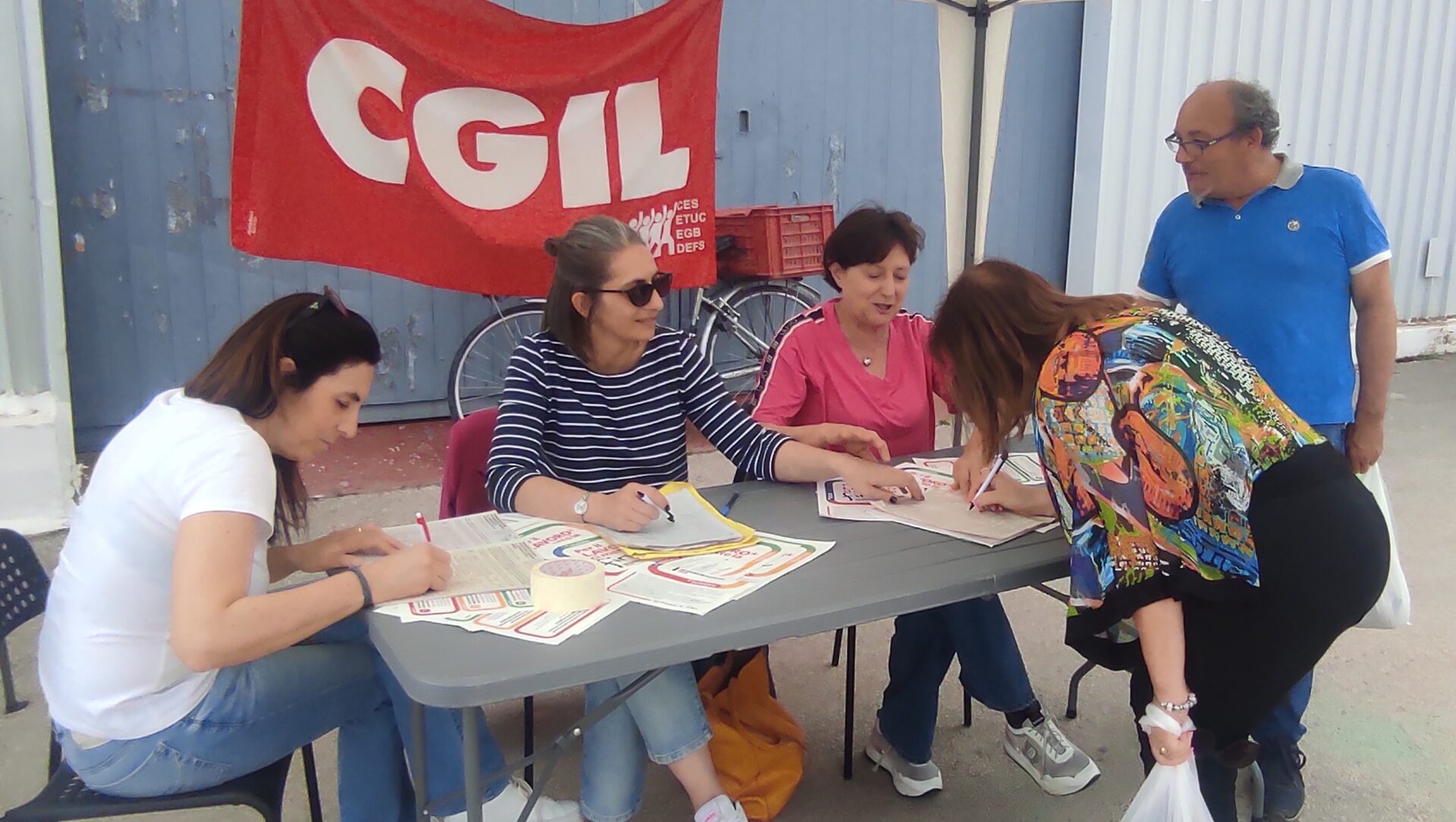 Raccolta firme della Cgil per un referendum sul lavoro domani a Vittoria