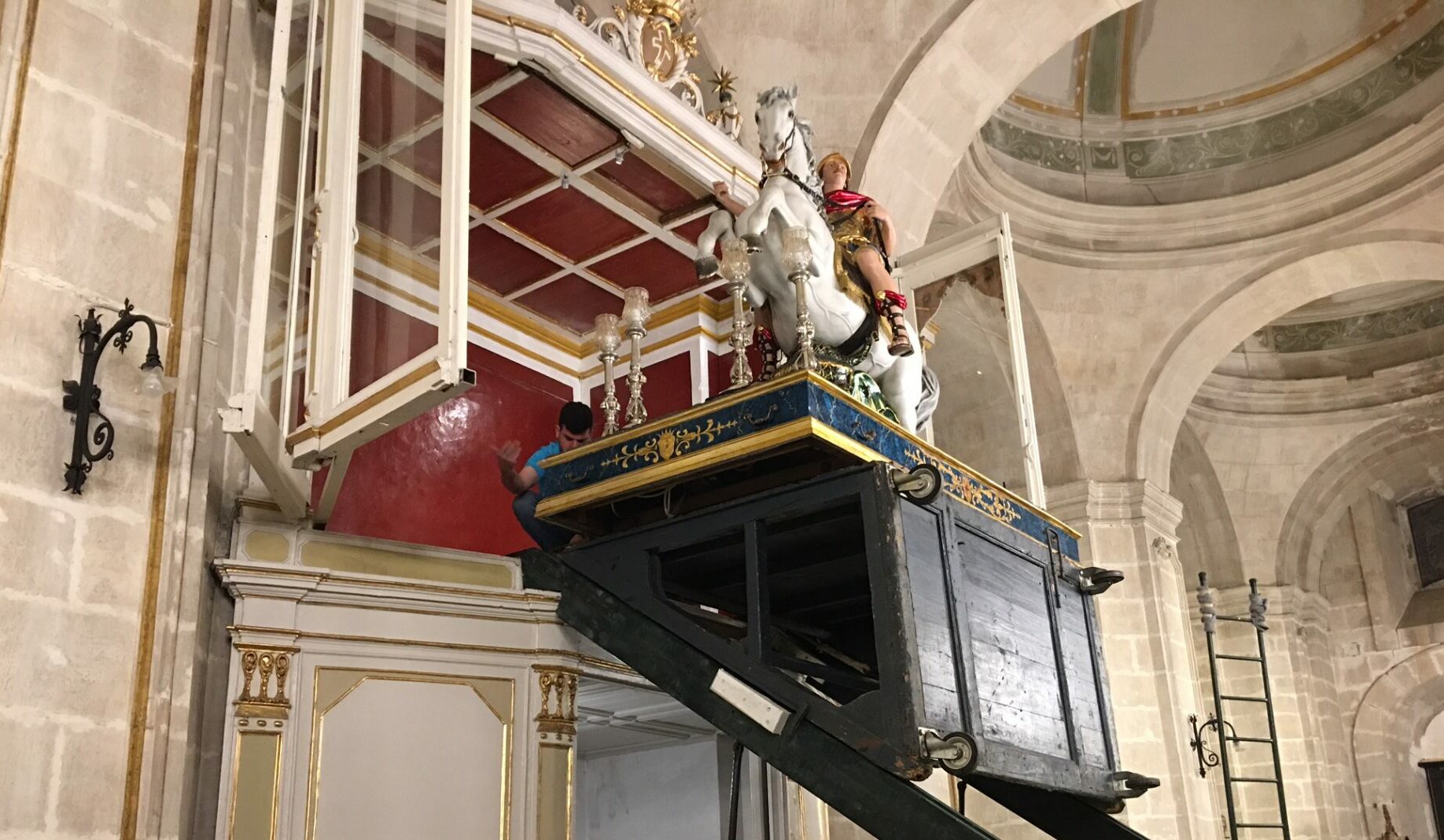 Domani sera al Duomo di Ibla la deposizione del simulacro di San Giorgio chiude la festa