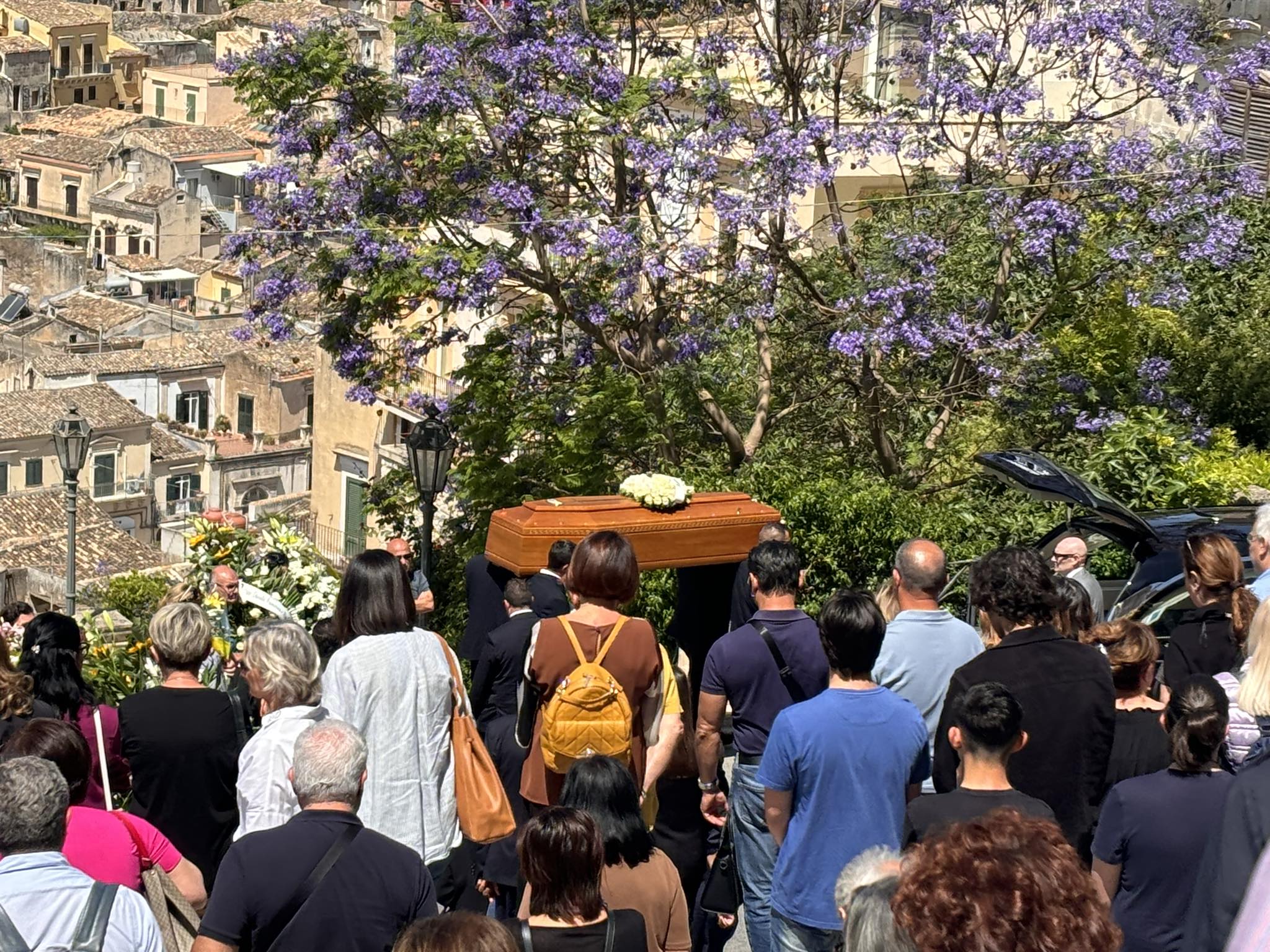 Celebrati i funerali a San Giorgio della giovane Federica Basile. Le parole del Vescovo di Noto