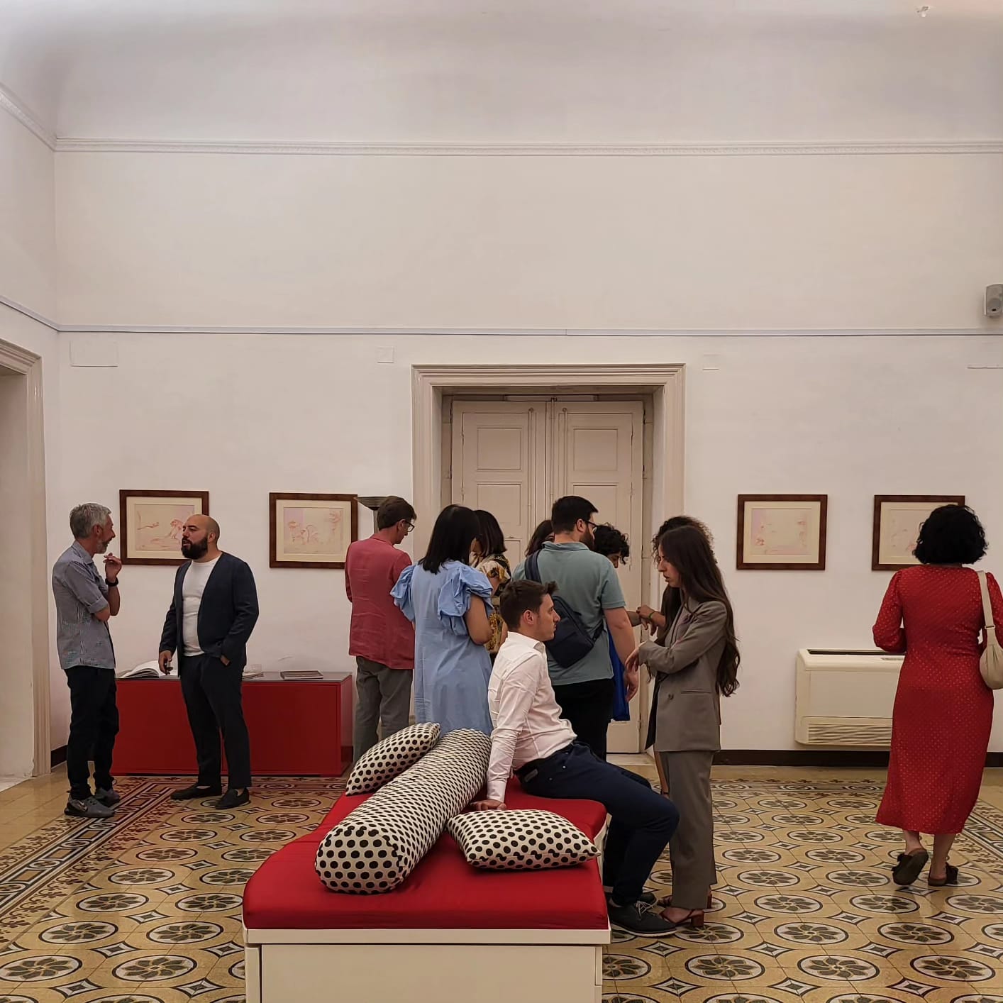 Vittoria, alla Galleria Edonè, finissage anticipato per la mostra “Miraggi e memorie”