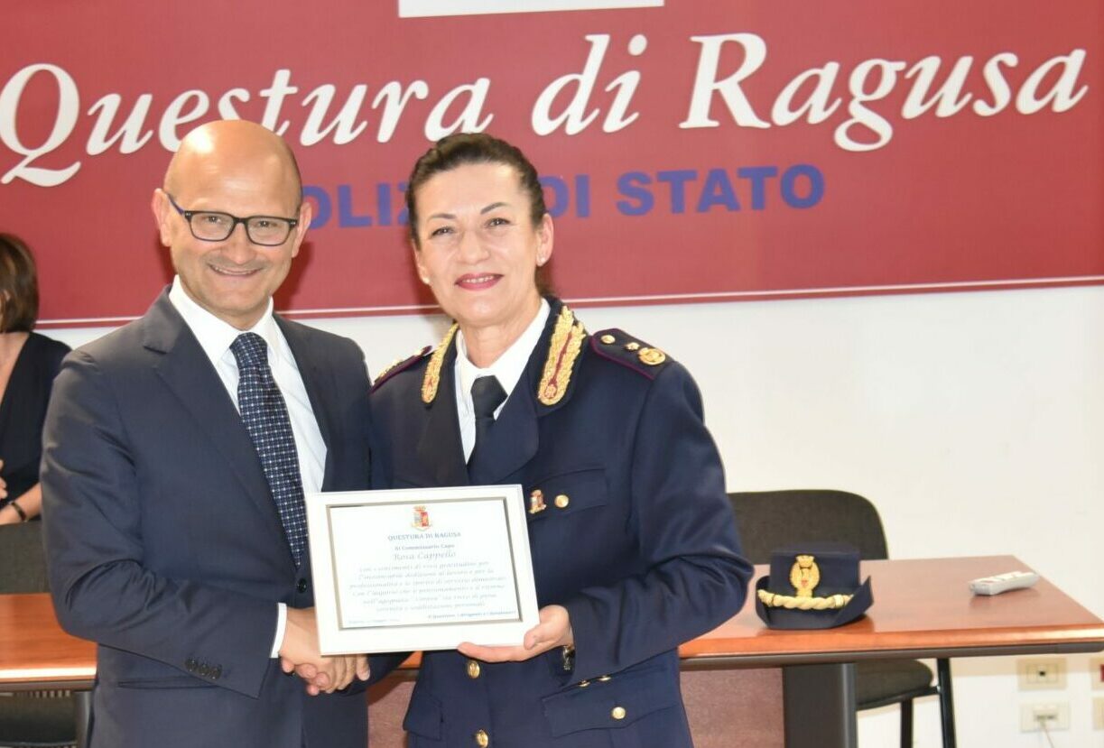 Ragusa, il saluto della Questura al Commissario Capo Rosa Cappello, in pensione dopo 34 anni