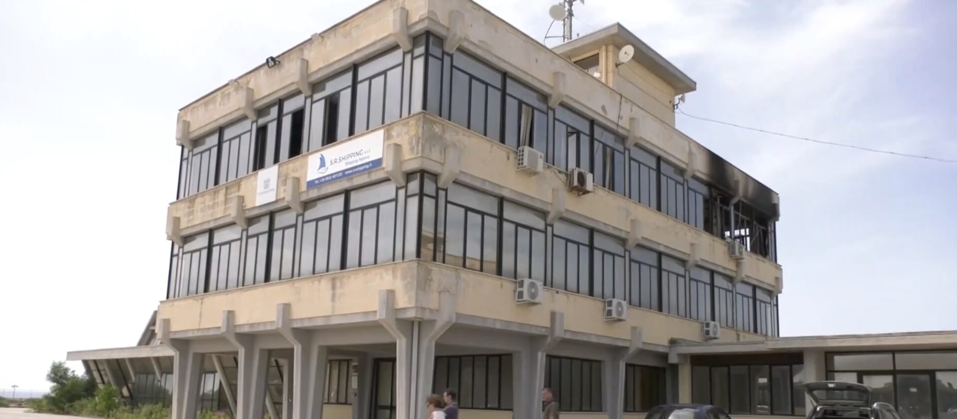 Ai domiciliari l’autore dell’incendio dell’agenzia spedizioni del vicesindaco di Pozzallo
