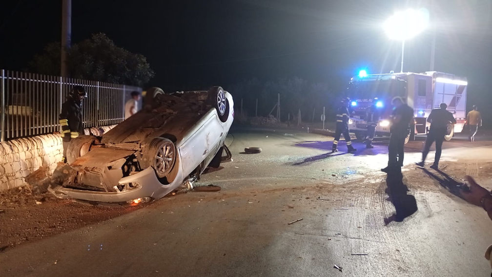 Vittoria: incidente stradale nei pressi del mercato ortofrutticolo, feriti estratti dai veicoli dai vigili del fuoco