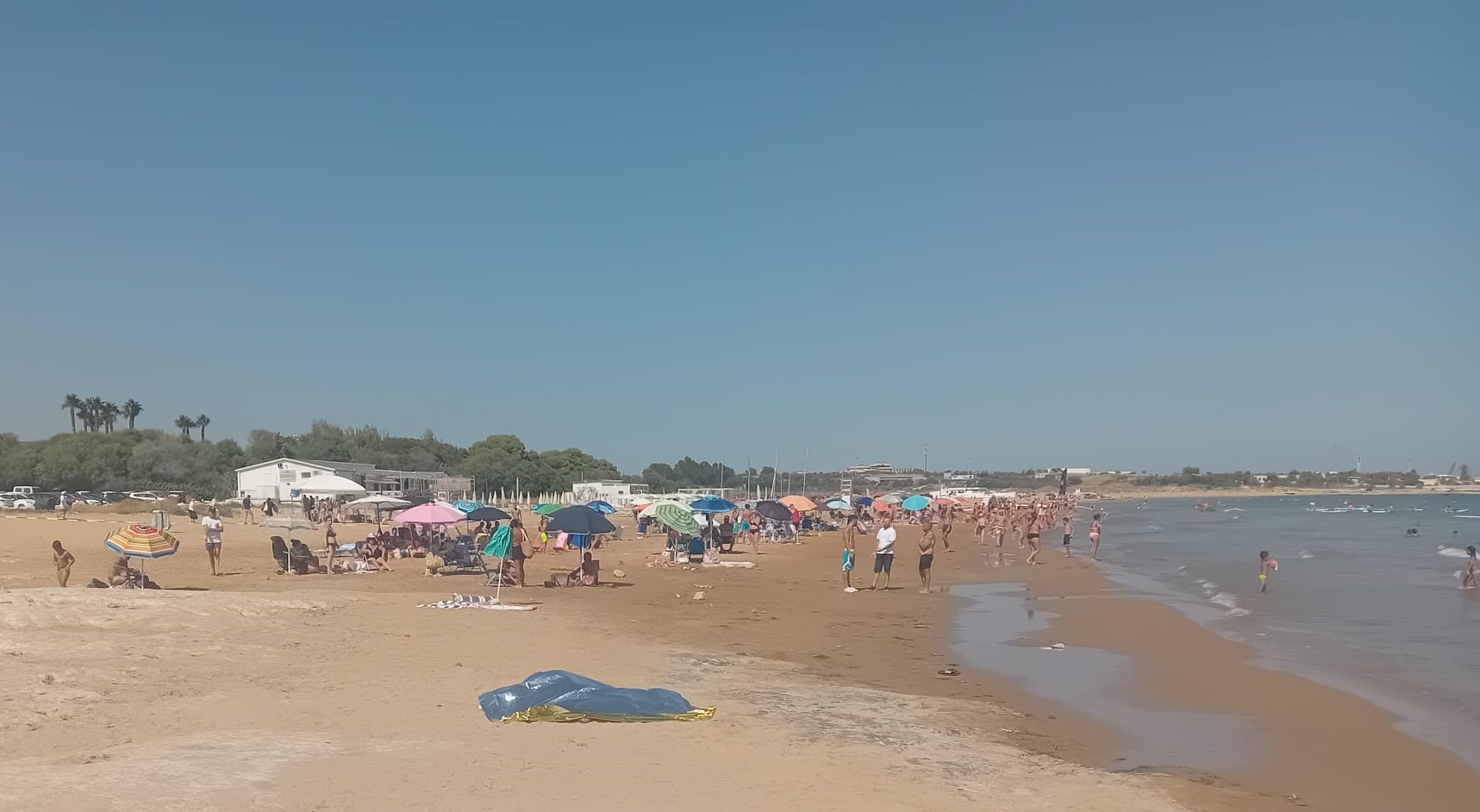 Maganuco: settantaseienne colto da malore muore sulla battigia, la salma restituita ai familiari