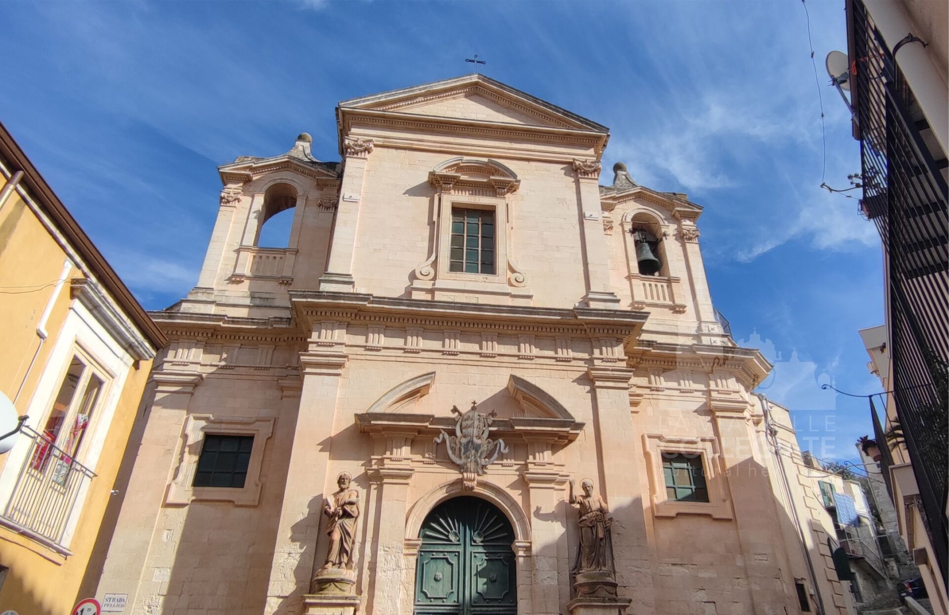 ”Apparati liturgici in tessuto” la nuova mostra a Modica