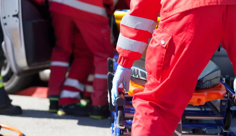 Incidente mortale alle porte di Pesaro, scontro autocarro – moto, perde la vita un modicano