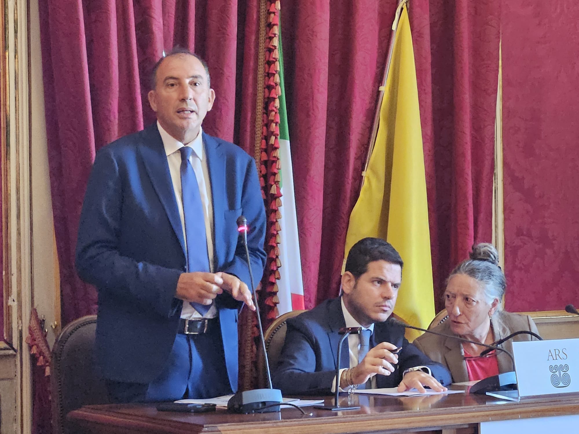 Regione: “Presidente e Giunta sempre assenti”. Lo denuncia l’on Nello Dipasquale