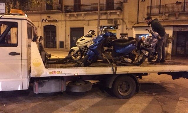 Lotta ai fracassoni a Modica: multe per 2.000 euro e 23 ciclomotori controllati
