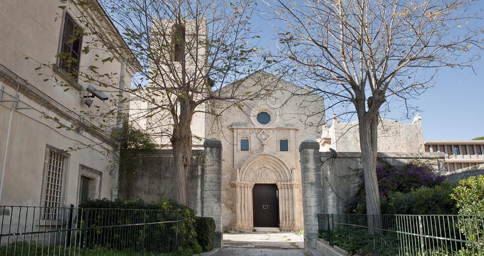 Lo Stato vende l’ex convento di Santa Maria del Gesù. Nel disinteresse di tutti, finirà ai privati?