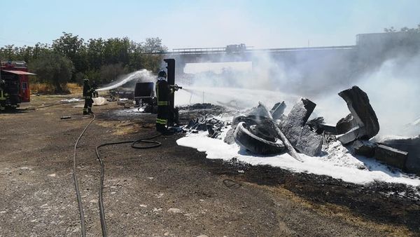 Chiaramonte: vasto incendio in contrada Para Para si spinge fino alla SS514, traffico bloccato