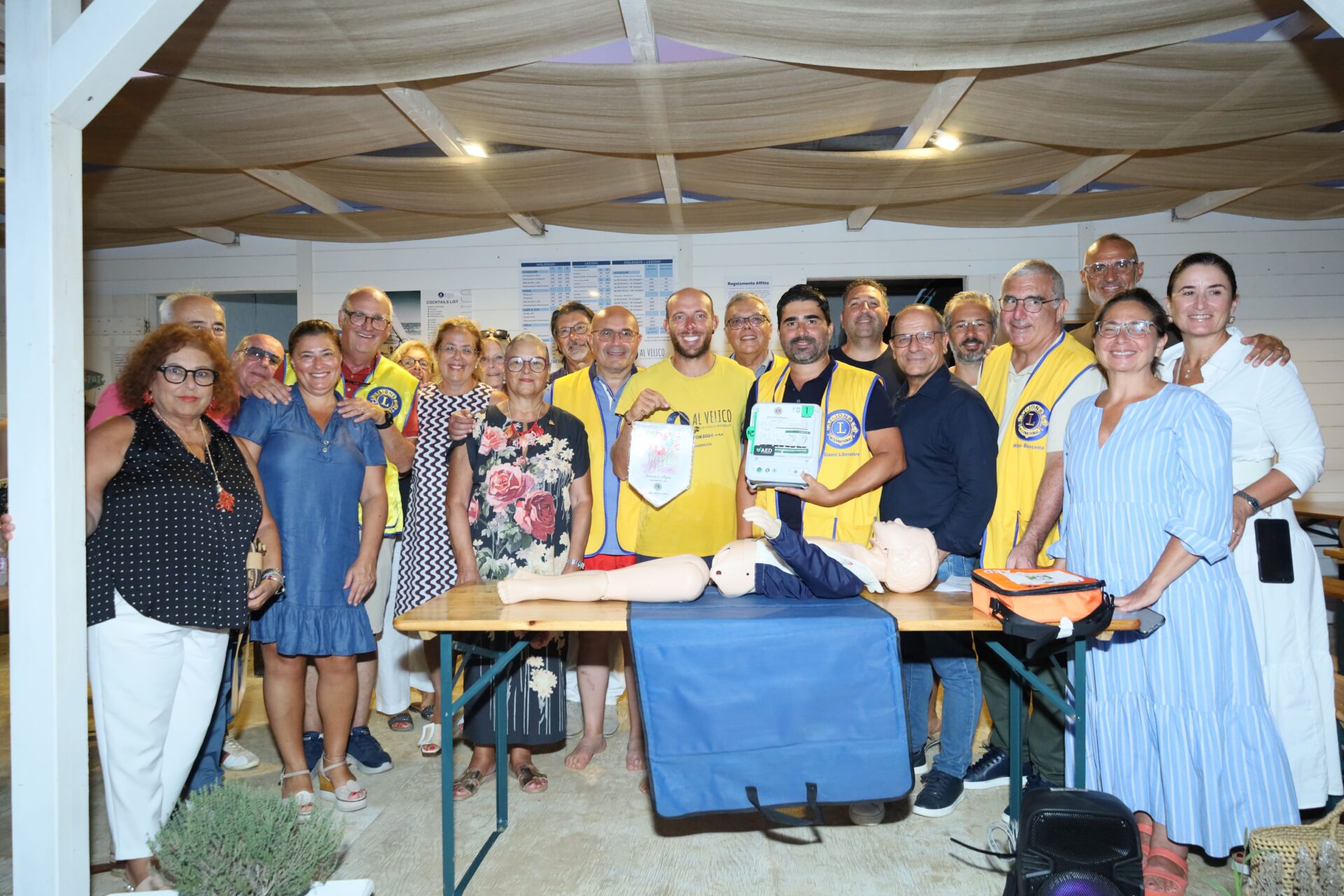 Modica, la spiaggia di Maganuco cardioprotetta, grazie al Lions Club