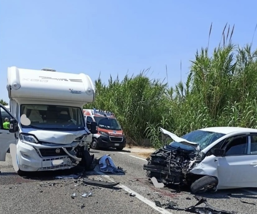 Pozzallo: incidente mortale sulla SP 67, scontro camper – auto, perde la vita un modicano