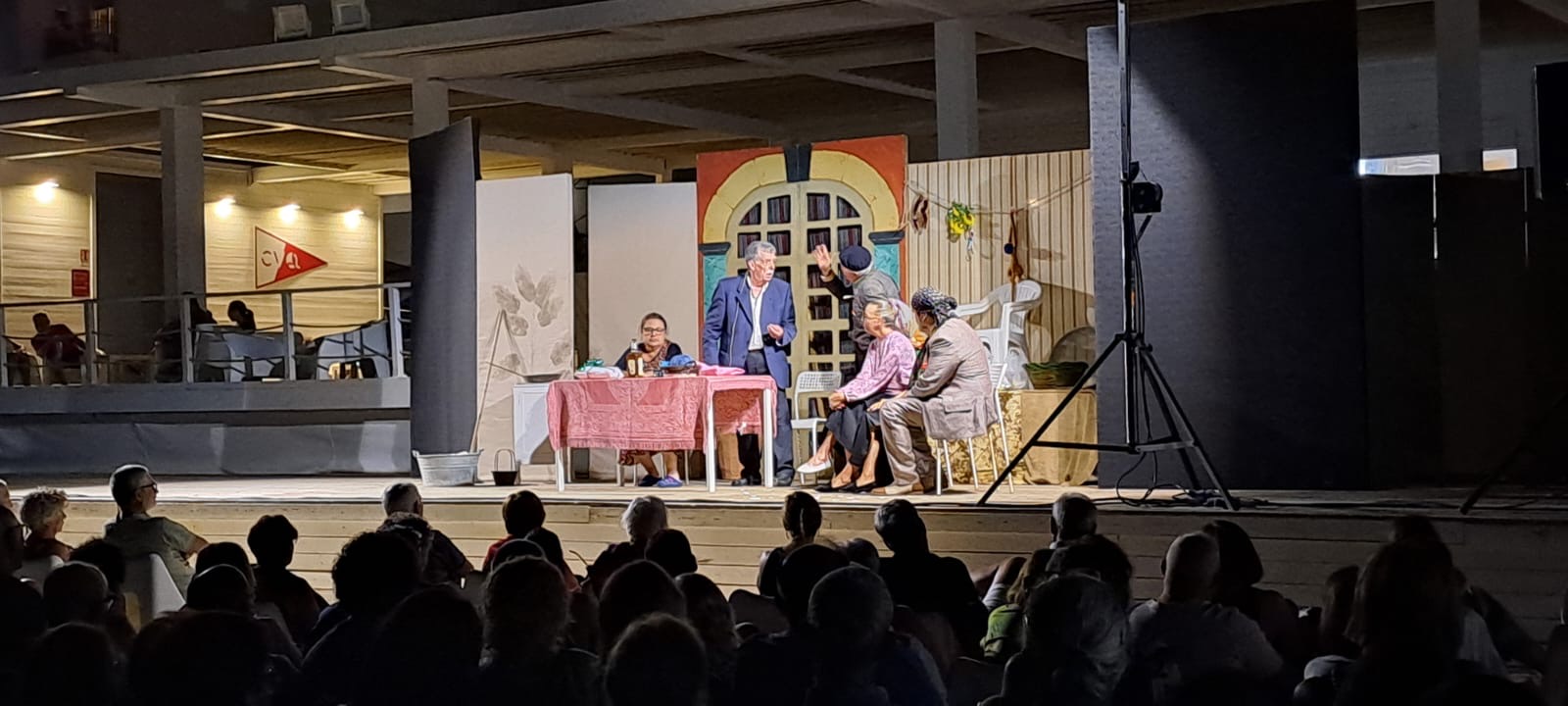 Ultimo spettacolo a Scoglitti di teatro in spiaggia con “Gobba a Levante”