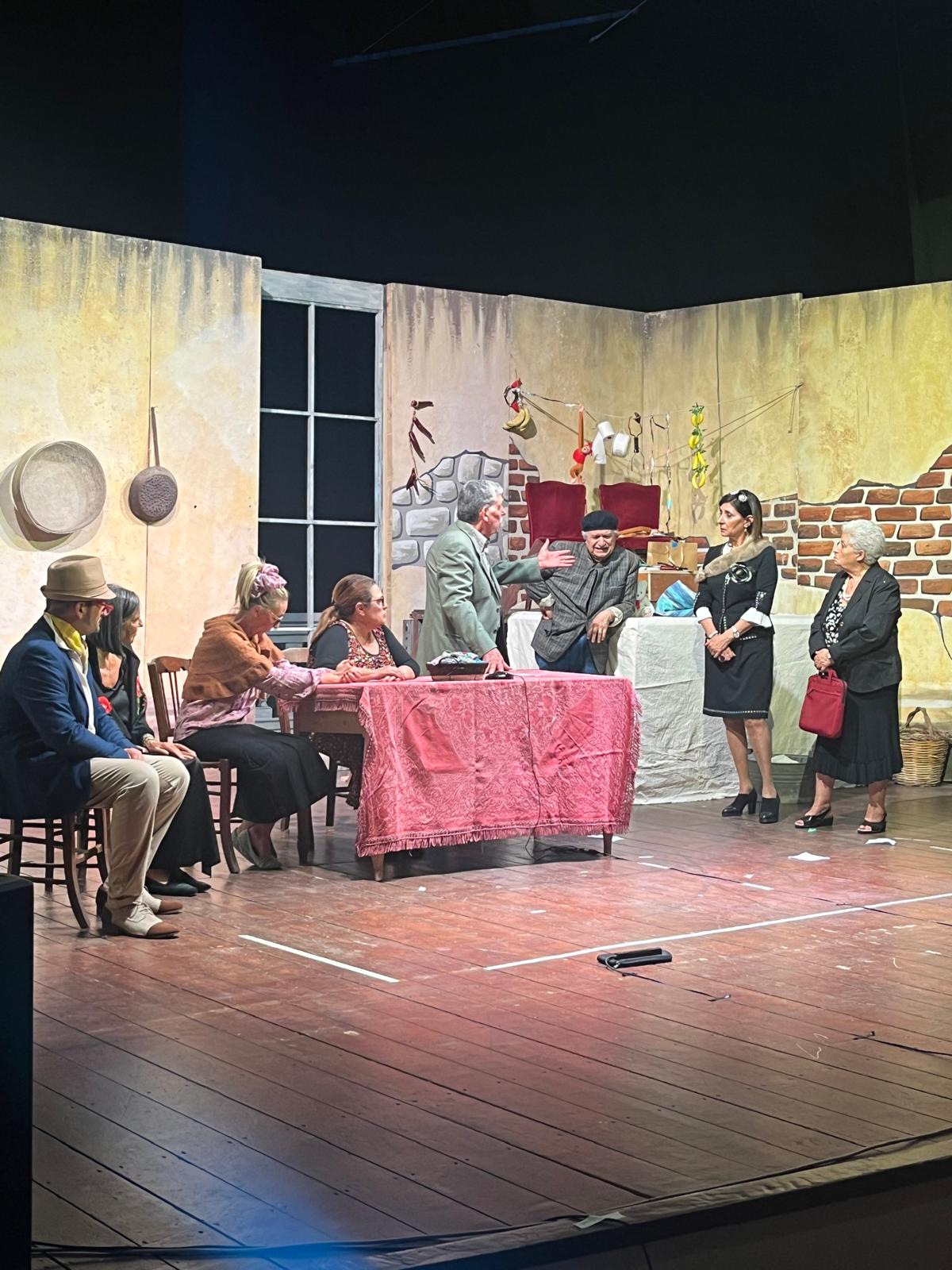 “Teatro in spiaggia”: domani a Scoglitti va in scena “La fortuna con la F maiuscola”