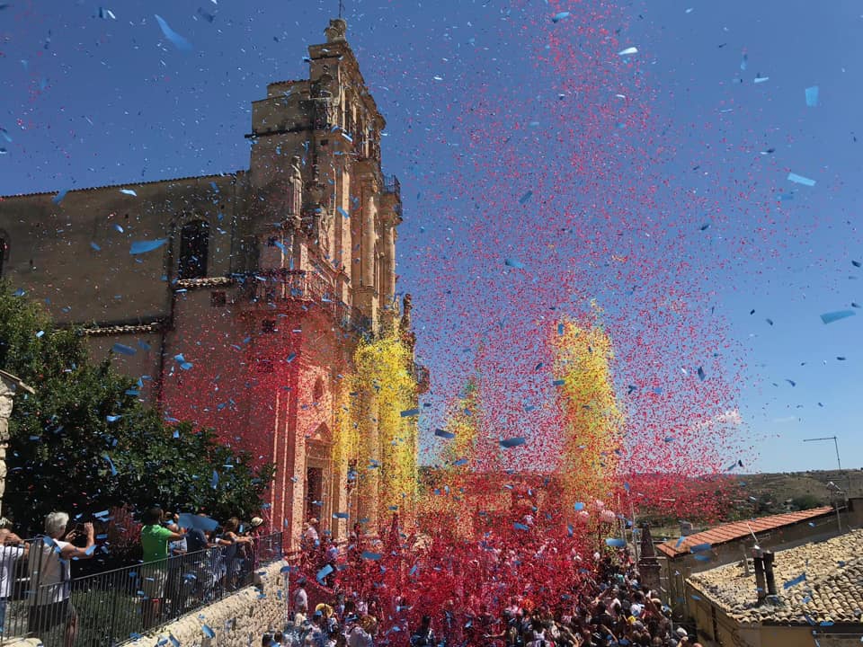 Oggi è la Madonna della Neve, tutta Giarratana in festa a mezzogiorno la Sciuta