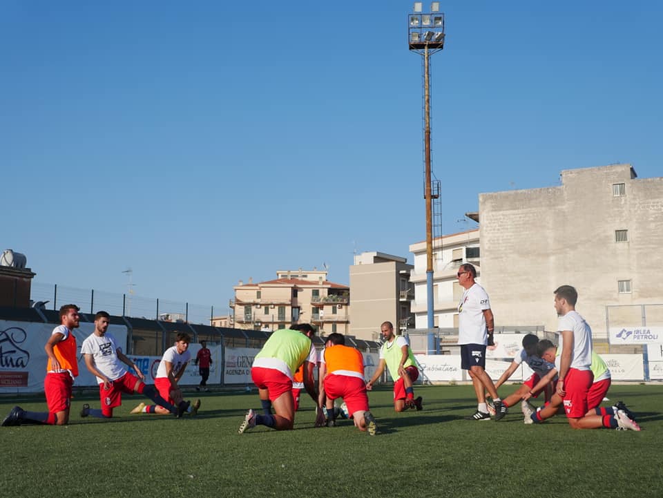 Il Modica Calcio torna a “sudare”, nel pomeriggio al “Barone” allenamento congiunto con il Pro Ragusa