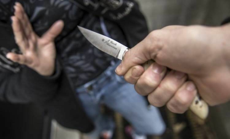 Tunisini accoltellati davanti a un supermercato sulla Comiso – Vittoria, indaga la Polizia