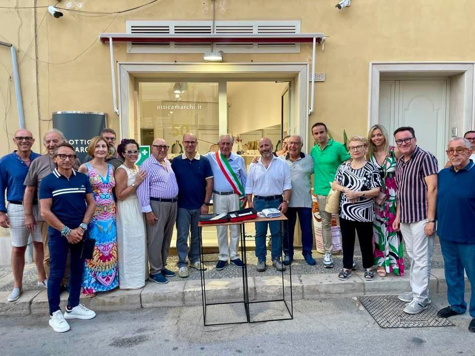 Donato un nuovo defibrillatore a Scoglitti: anche Confcommercio aderisce al progetto