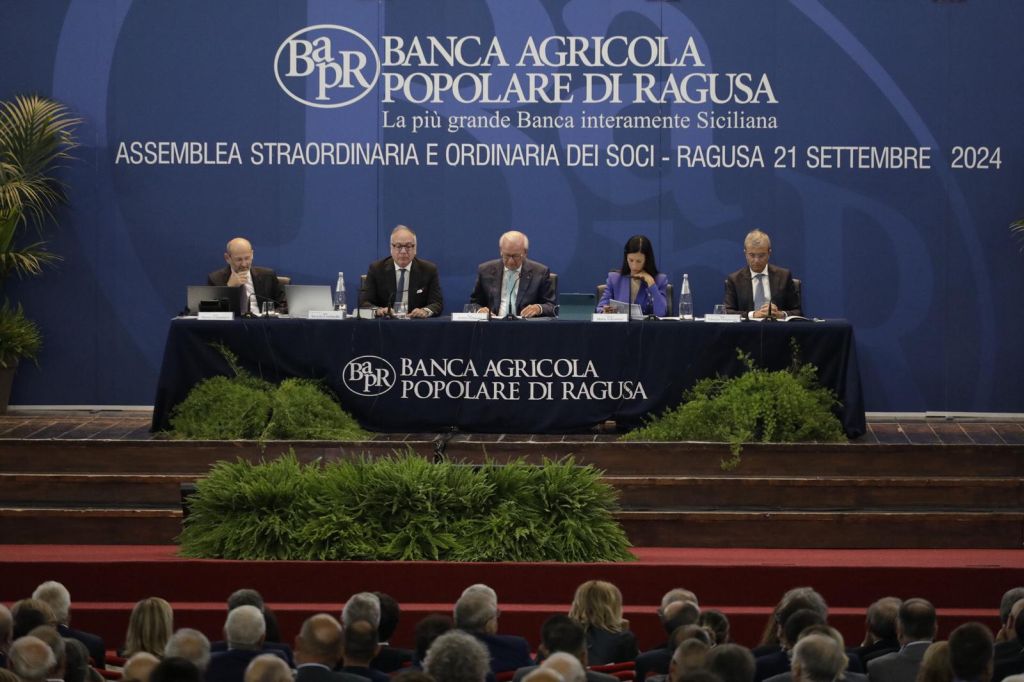 L’assemblea della Banca Agricola Popolare di Ragusa approva fusione con Banca Sant’Angelo