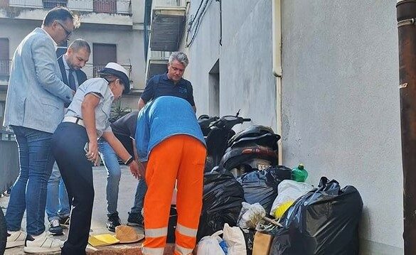 A Comiso arrivano le “e-killer”, telecamere nascoste contro chi non differenzia i rifiuti