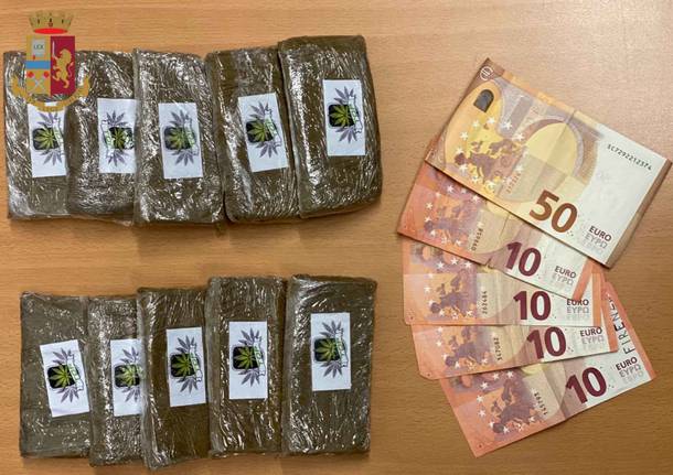 Spaccio a domicilio: 51enne vittoriese arrestato dalla polizia, aveva hashish e cocaina