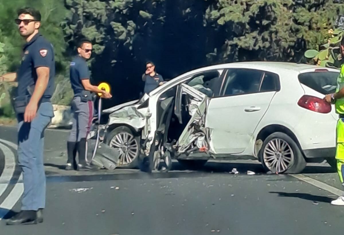 Vittoria: incidente stradale stamattina sulla strada per Gela, due persone ferite