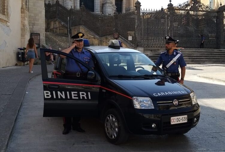 “Sua figlia ha causato un incidente, servono 12.000 euro”: i CC di Ibla arrestano truffatore