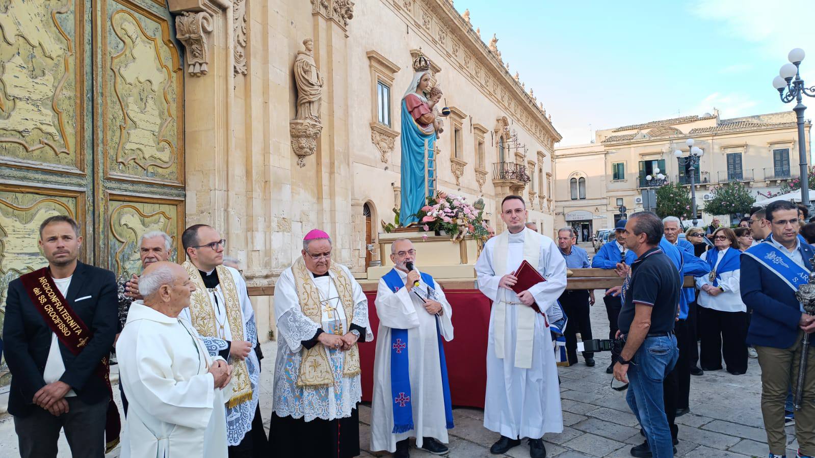 Peregrinatio Mariae con il simulacro di Maria Santissima Scala del Paradiso a Scicli