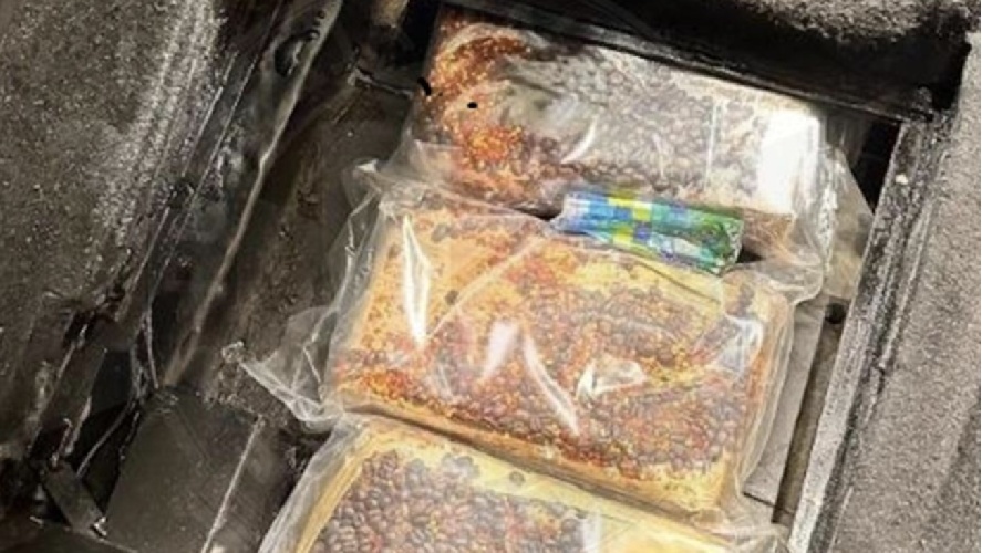 Con 4 kg di cocaina nascosti in macchina pronti a imbarcarsi per Pozzallo, due arresti nell’Isola dei Cavalieri