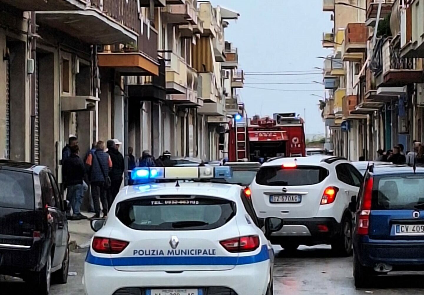 Auto in sosta nel garage va a fuoco a Vittoria: i Pompieri hanno evitato il peggio