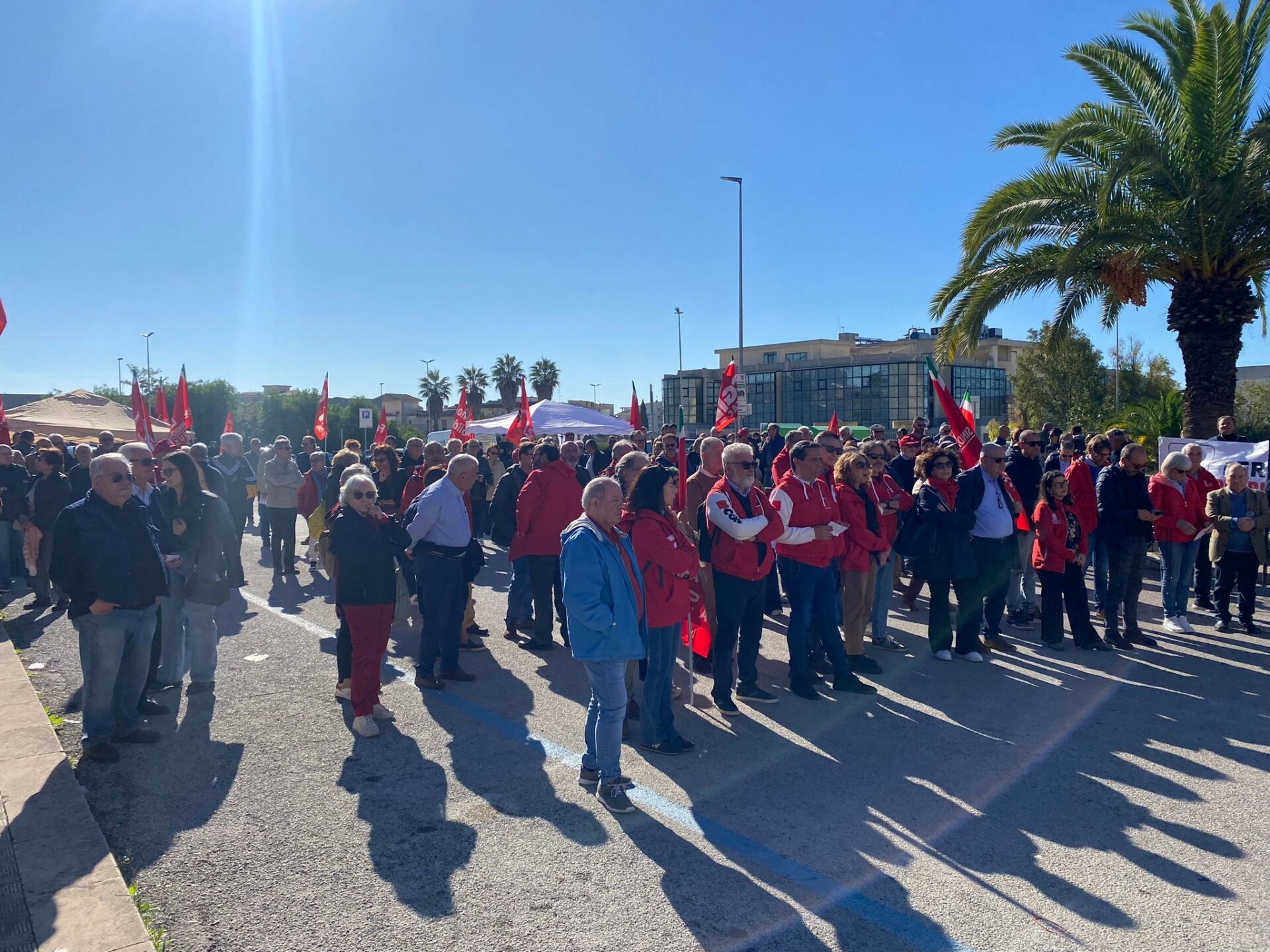 La battaglia della CGIL per il diritto alla salute ha fatto tappa questa mattina a Modica